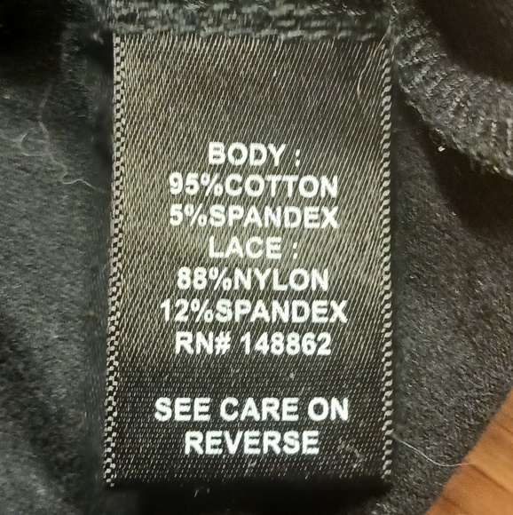 Torrid Top-Foxy Lace Sleeve 3X EUC - Picture 6 of 7